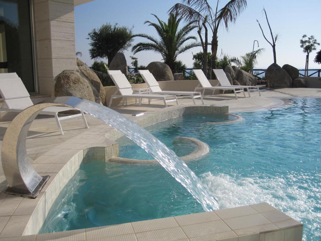 Hotel Villaggio Cala Di Volpe Capo Vaticano Eksteriør billede