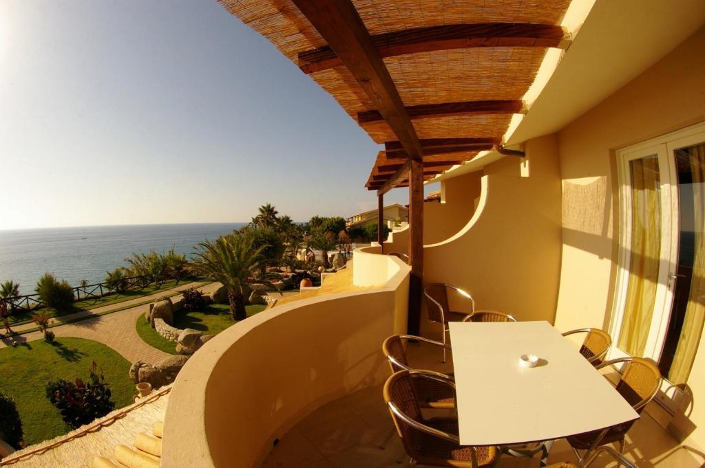 Hotel Villaggio Cala Di Volpe Capo Vaticano Eksteriør billede
