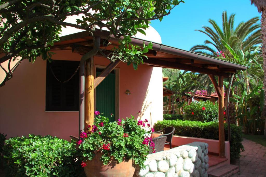 Hotel Villaggio Cala Di Volpe Capo Vaticano Værelse billede