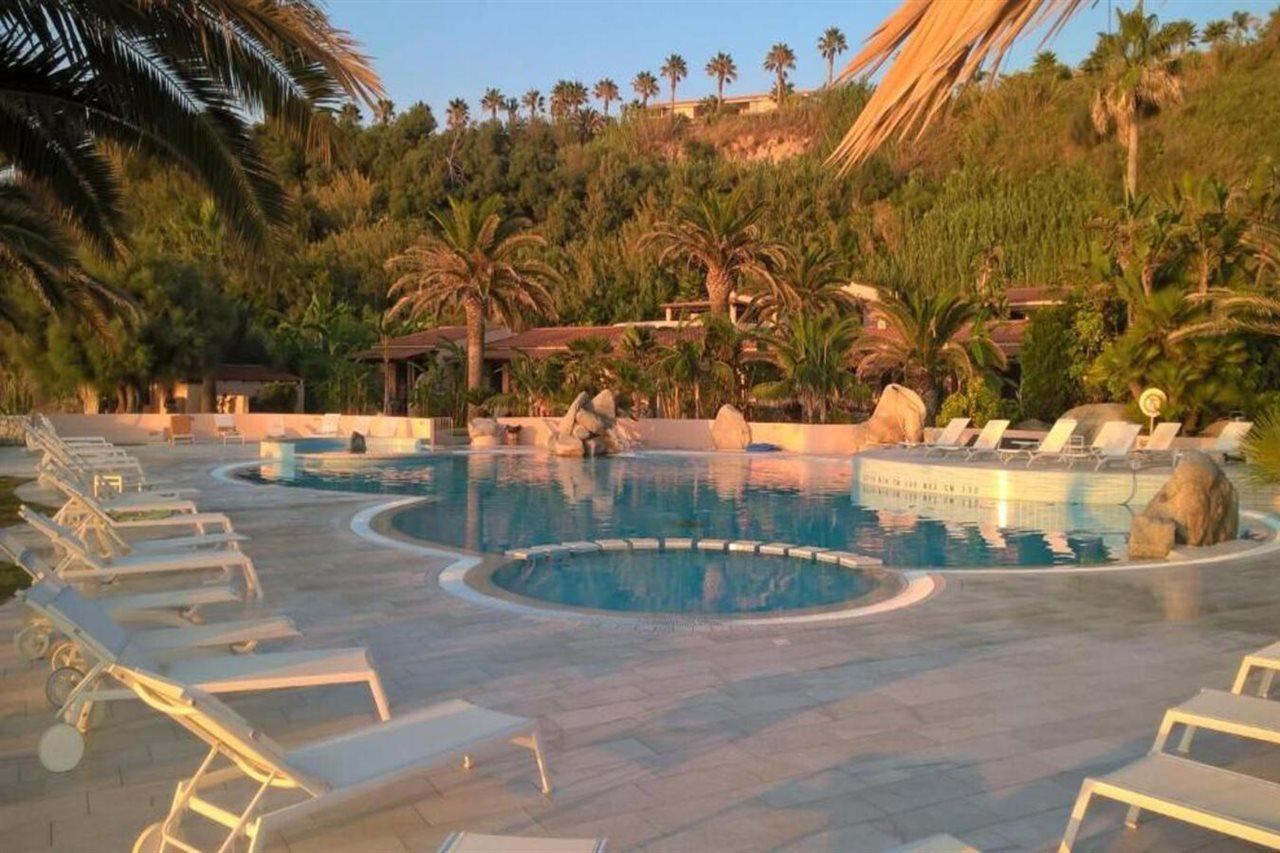 Hotel Villaggio Cala Di Volpe Capo Vaticano Eksteriør billede