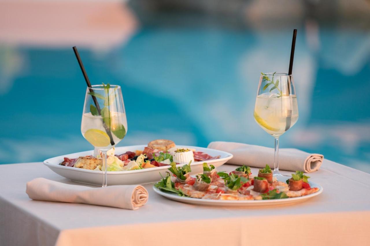 Hotel Villaggio Cala Di Volpe Capo Vaticano Eksteriør billede
