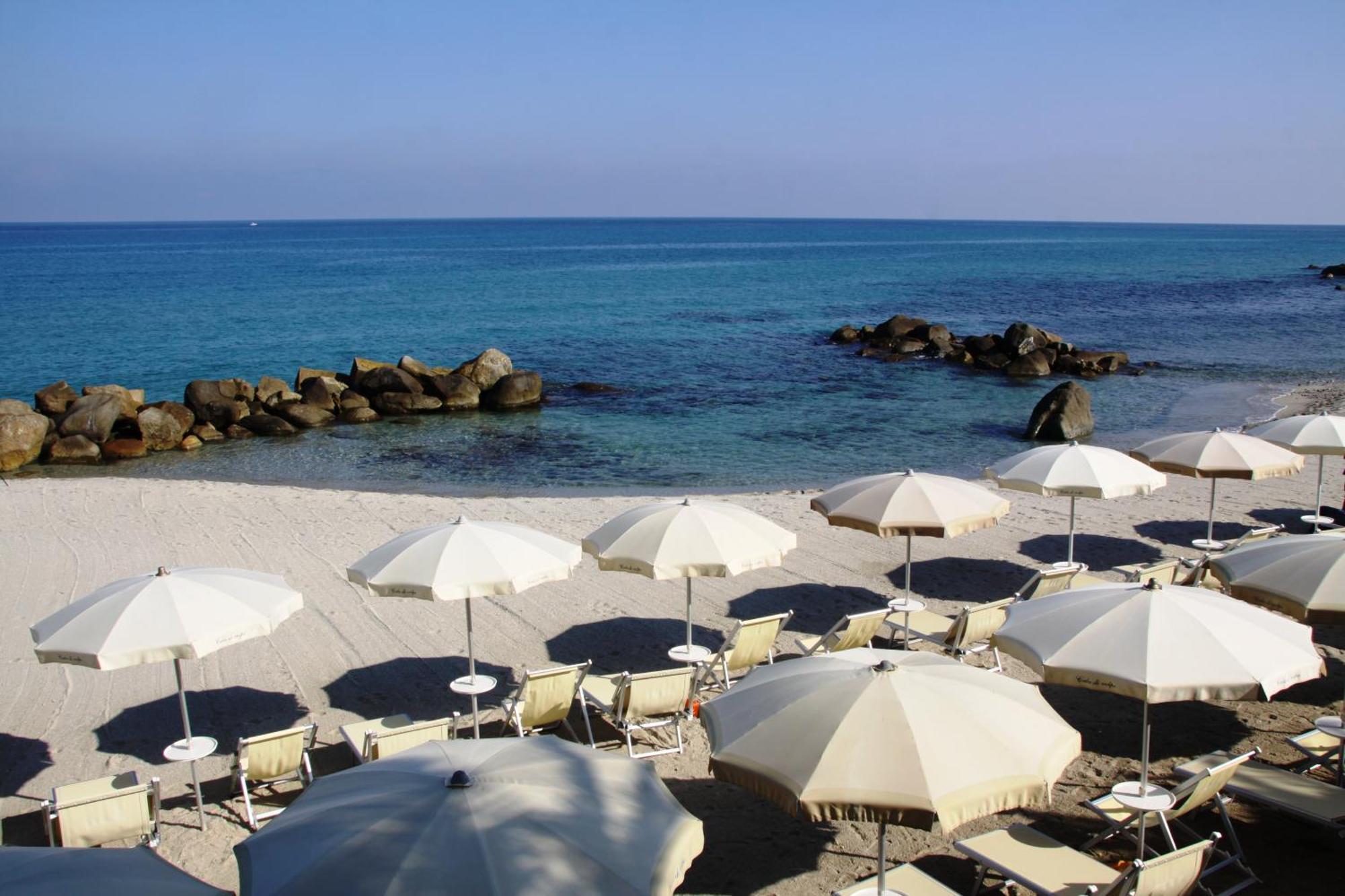 Hotel Villaggio Cala Di Volpe Capo Vaticano Eksteriør billede