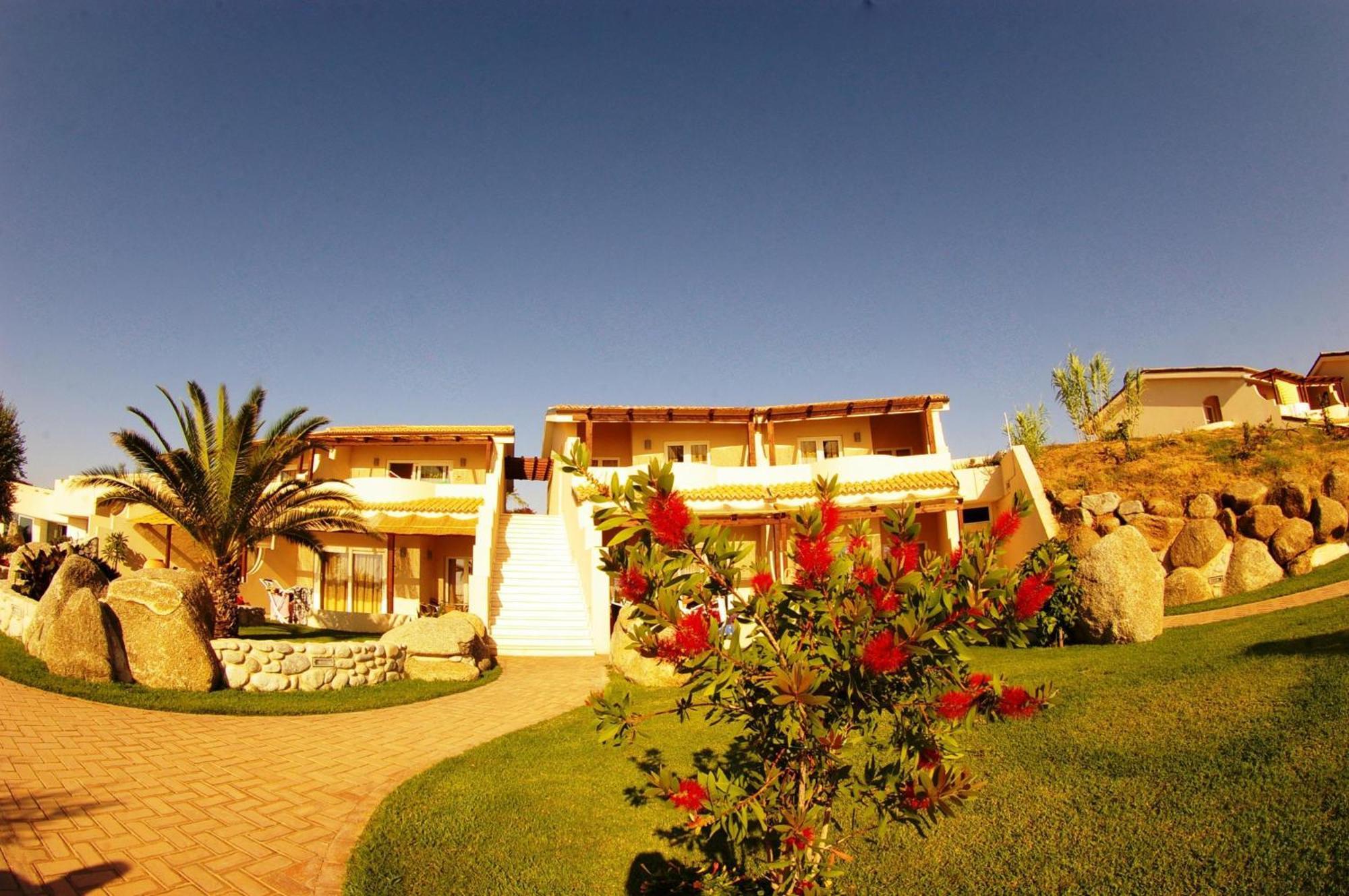 Hotel Villaggio Cala Di Volpe Capo Vaticano Eksteriør billede