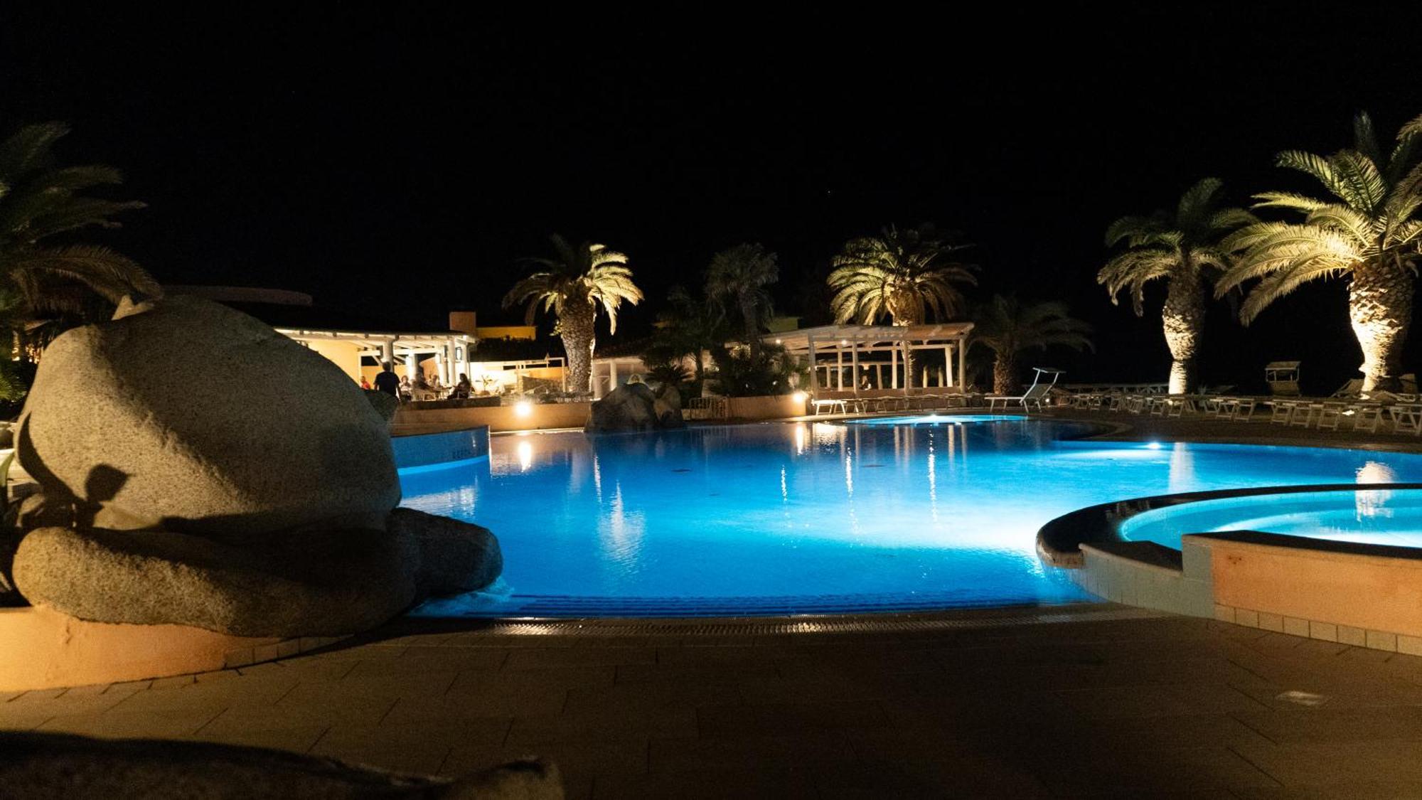 Hotel Villaggio Cala Di Volpe Capo Vaticano Eksteriør billede