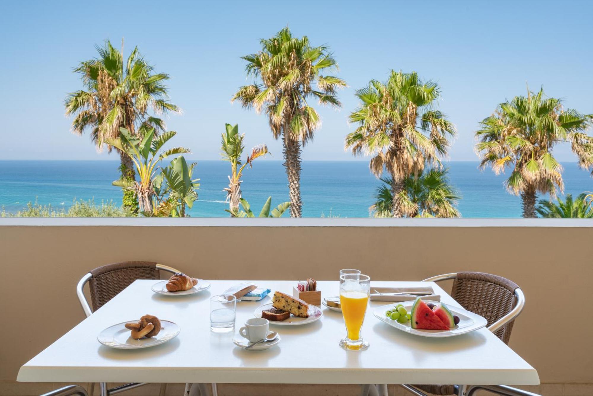 Hotel Villaggio Cala Di Volpe Capo Vaticano Eksteriør billede